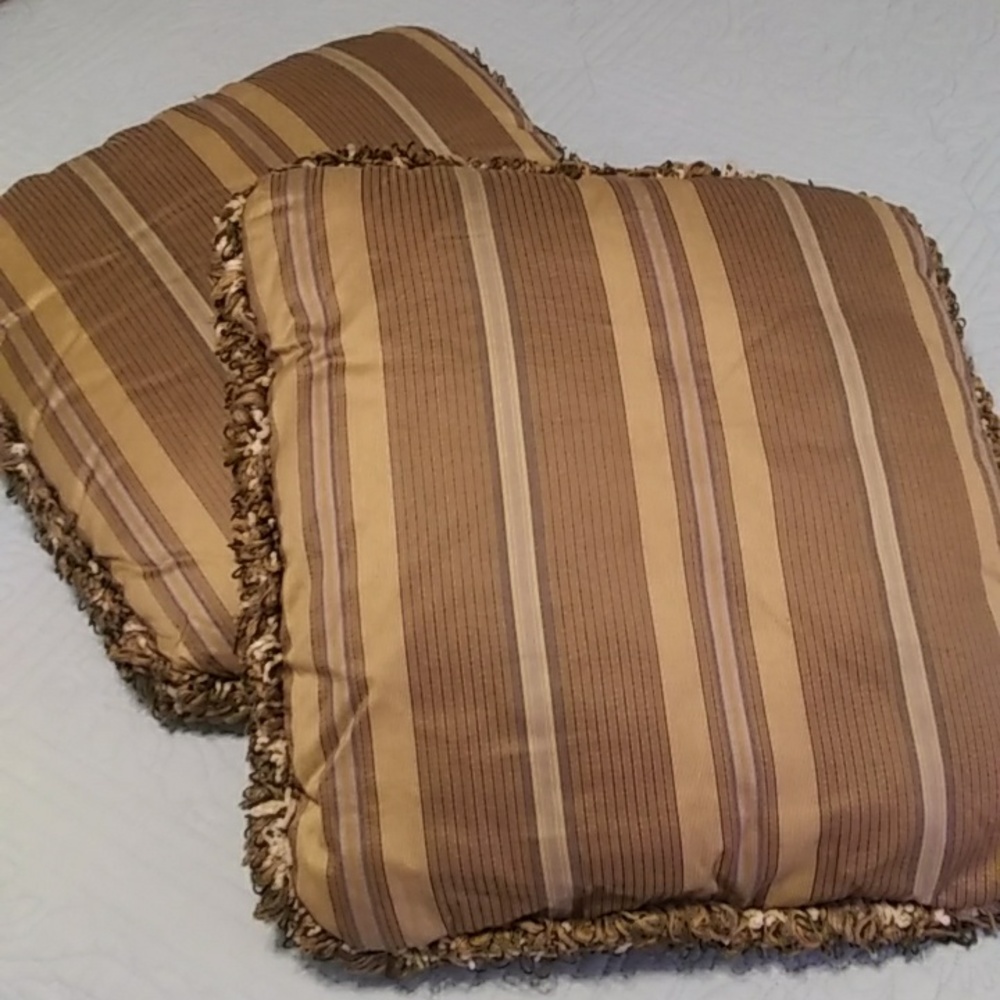 Pair of Pennsylvania House Pillows, like new